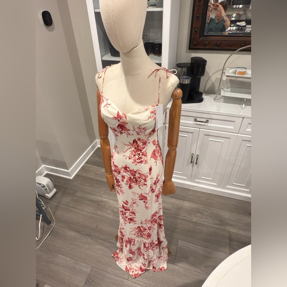 Reformation Fallon Dress in Blush Floral | Size [2] - Picture 5 of 12